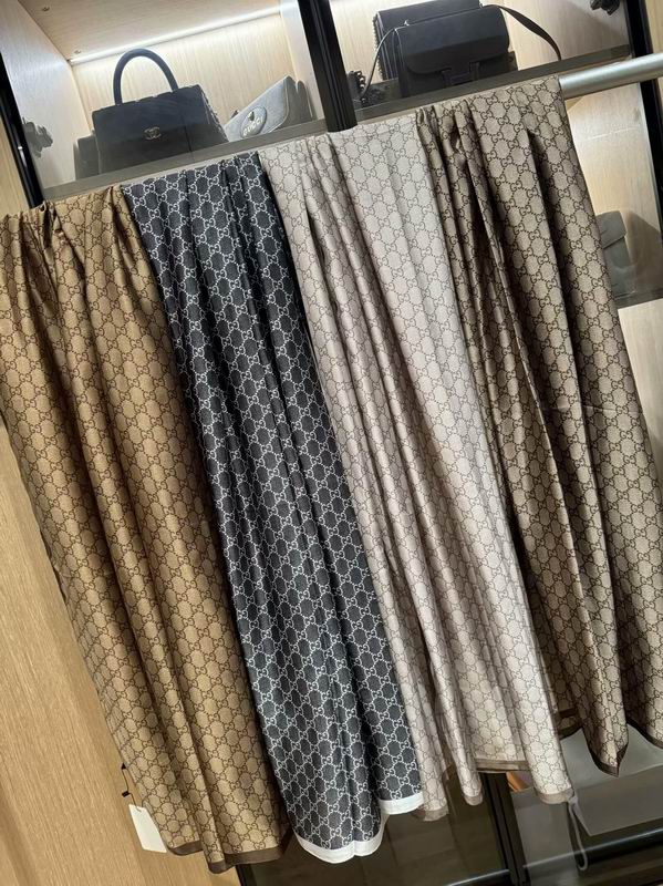 Gucci silk scarf 180X90cm E030128